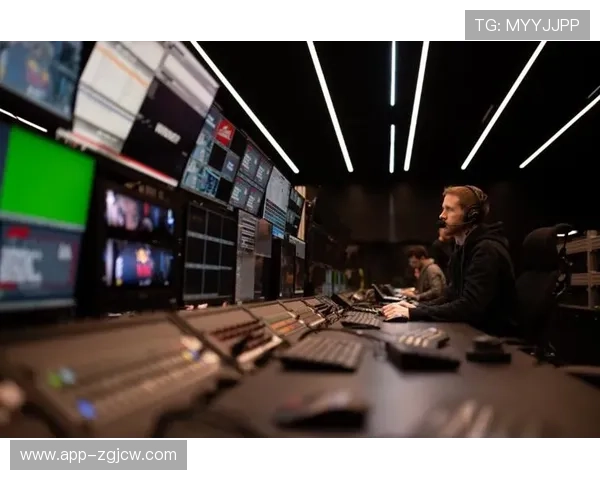 多屏联动的第二屏辅助系统在本季度完善 扩展了直播画面的信息承载量 多屏联动的第二屏辅助系统在本季度完善 扩展了直播画面的信息承载量