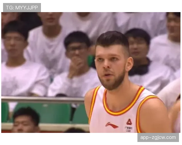 广东队签下拉科塞维奇，紧急填补内线真空